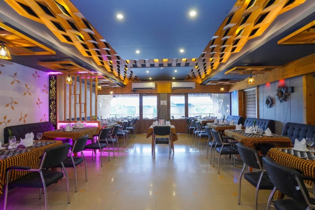 River facing Restaurant