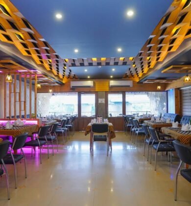 River facing Restaurant