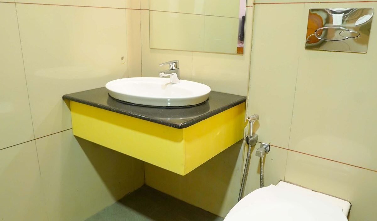 Baron Executive Riverside Ac balcony room